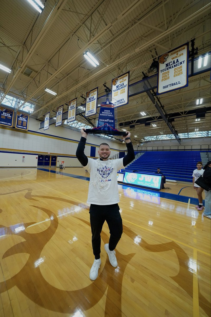 Coach Dino tweet media