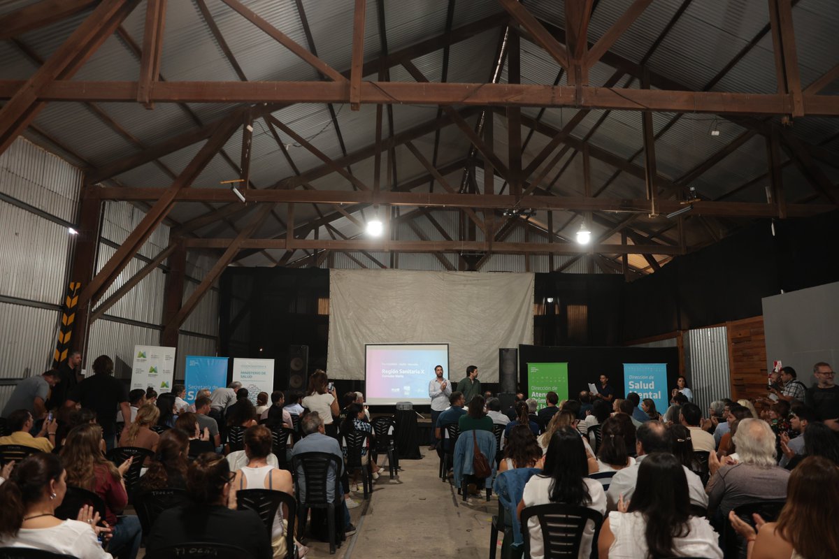 juaniustarroz's tweet photo. Fuimos sede del 2º Pre Congreso de Salud de la Región Sanitaria X

​Junto al ministro @nkreplak compartimos una jornada de trabajo con intendentes y referentes sanitarios de toda la región.

El objetivo fue dialogar sobre la actualidad del sector y proyectar acciones conjuntas para seguir cuidando a nuestros vecinos a través del sistema público de salud.

​Queremos agradecer el compromiso y profesionalismo de cada uno de los presentes, quienes trabajan día a día para fortalecer la atención sanitaria.

​Seguimos apostando a la prevención y al trabajo en red para mejorar la salud de las y los mercedinos. 🩺 🇦🇷

Gracias intendentes Jorge Gaute, Sergio Barenghi , Jorge Britos, Juan José Salomòn, @JuanluisMancini , @MaxiSciaini , al Ex Ministro de Salud @DrDanielGollan y a la Directora de la Región Sanitaria X @carolinadinap por ser parte de esta importante jornada.