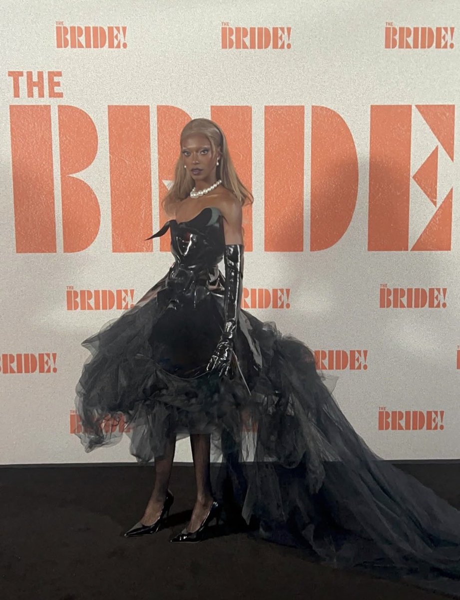 Drag Crave tweet media