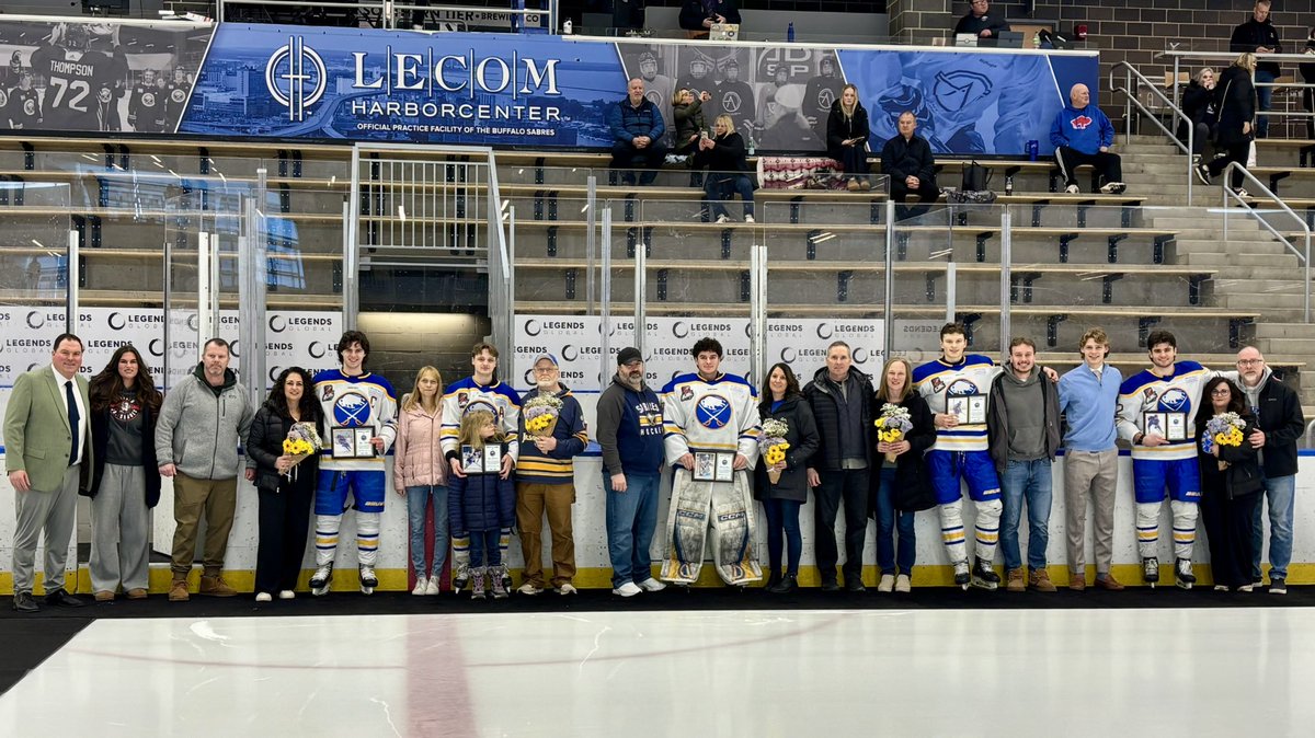 JrSabresOJHL's tweet photo. Thank you to all of our graduating players and families! 

We had multiple Jr. Sabres graduate that have been with the organization since 9u/10u. https://t.co/142dtlftYk