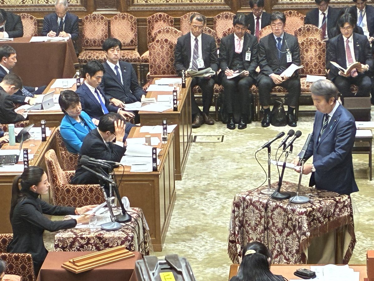 rina_yoshikawa_'s tweet photo. 今日は予算委員会
【省庁別審査】の機会を賜りました。
郵政民営化の20年の総括の必要性について、太陽光パネルリサイクルについて、中小企業の賃上げ政策について、それぞれの関係省庁にお尋ねしました。
来週は一般質疑に立ちます。
強行日程すぎてフラフラですが
頑張ります🤝🔥🔥🔥 https://t.co/ZOyicdVH3e
