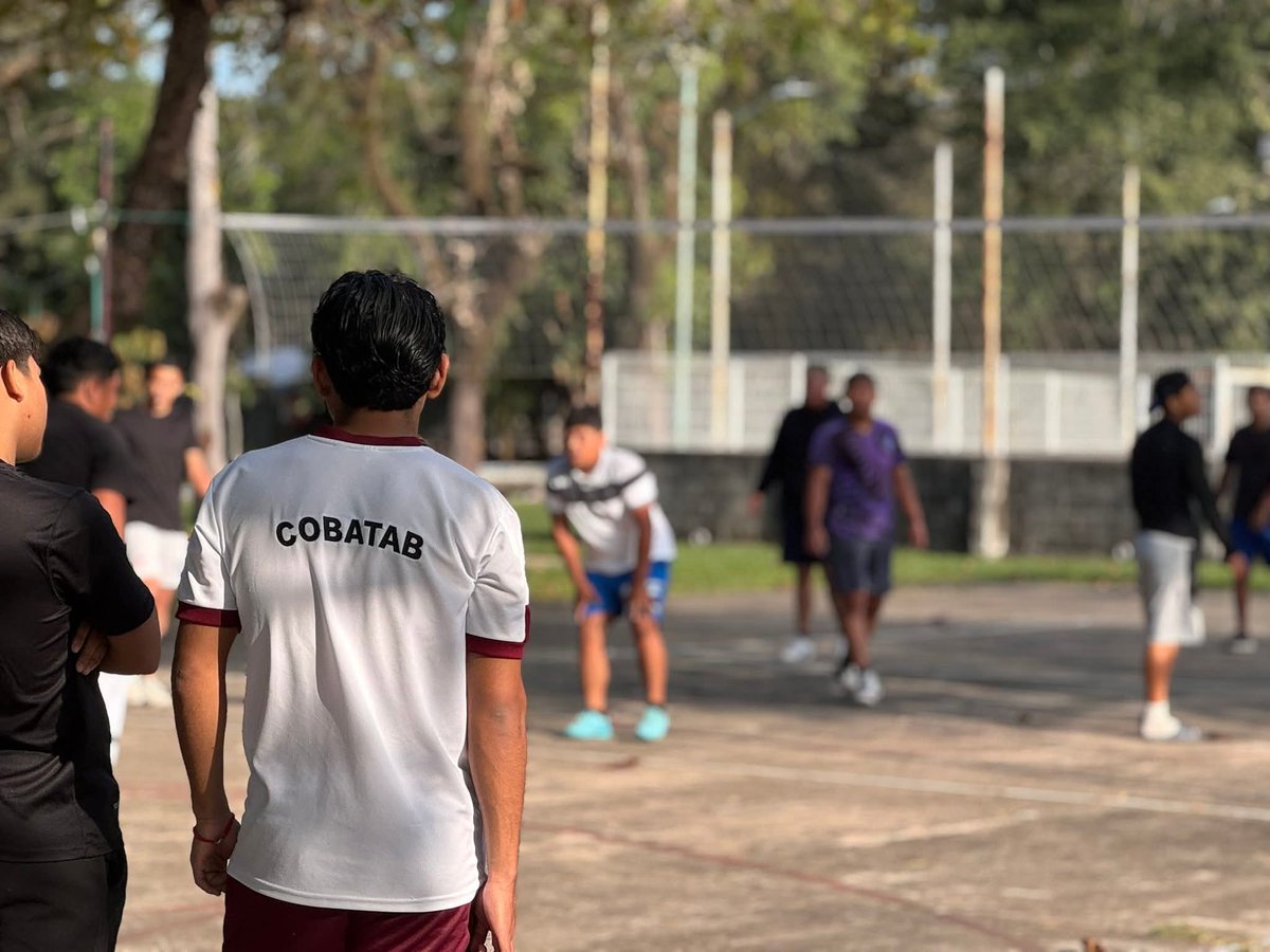 reynolchamec's tweet photo. Esta mañana asistí al "Mundial Multideportivo Estudiantil COBATAB 2026" en la Unidad Deportiva de Teapa, Tabasco, agradezco la amable invitación del Mtro. Luis Carlos Chulin Bastar, Director del Plantel No. 09 del COBATAB. El encuentro deportivo en la etapa municipal https://t.co/ESRr6mfDVA