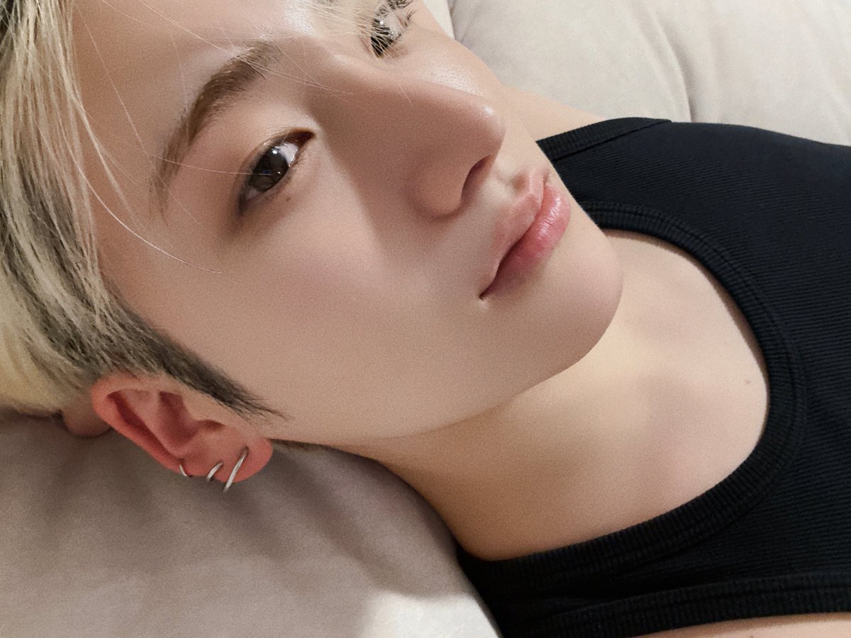 너는 머무 예브게 생겻어..