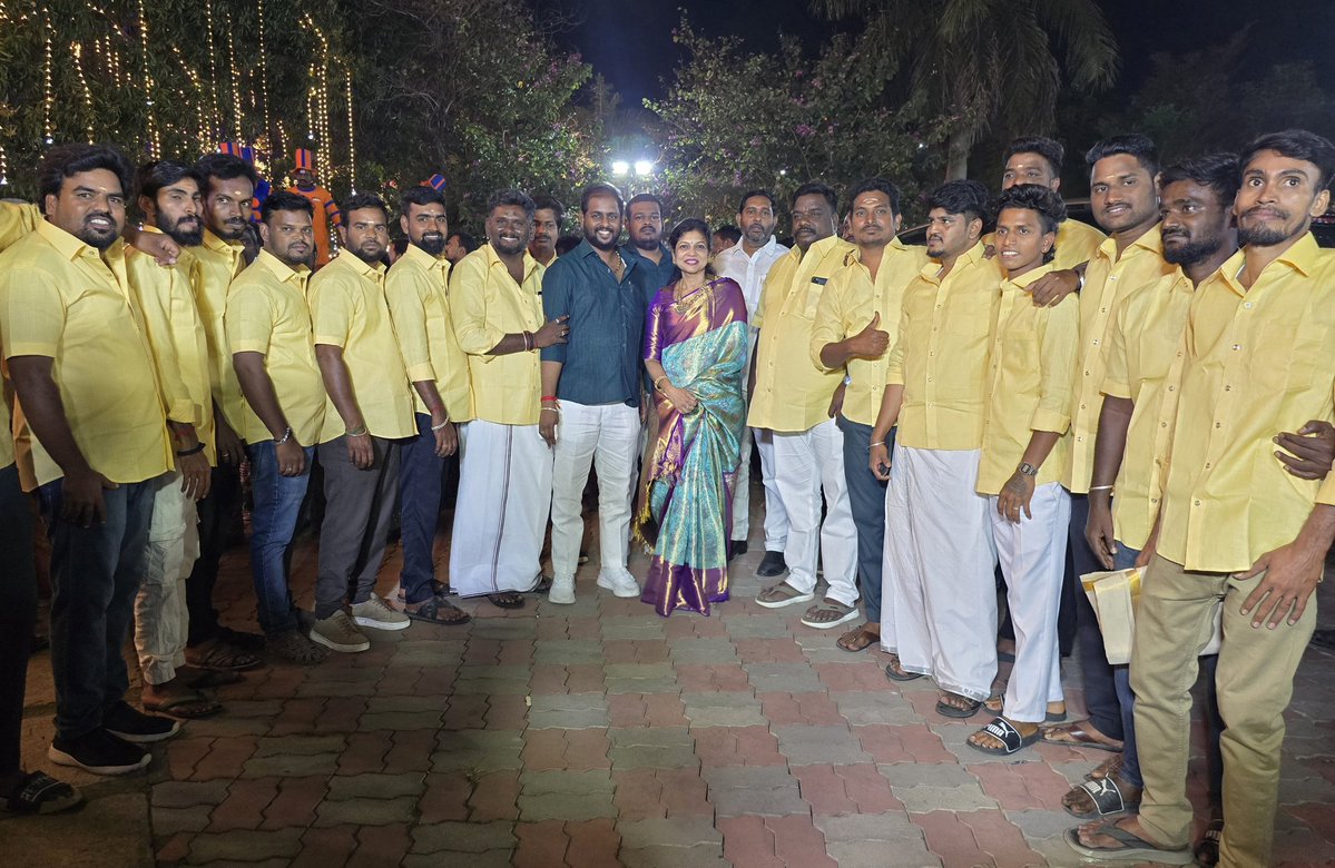 இன்று, காஞ்சிபுரம் கிழக்கு மாவட்டம், படப்பை - ஹர்ஷா கார்டனில் நடைபெற்ற, தொழிலதிபர் P.R.S.சரவணராஜ் நாயக்கர் அவர்களின் மகனும், பசுமைத்தாயகம் செங்கல்பட்டு மேற்கு மாவட்ட செயலாளர் P.S.S.ராஜா நிர்மல் அவர்களின் சகோதரருமான P.S.S.கோகுல்ராஜன் - M.நிவேதா இணையரின் திருமண வரவேற்பு விழாவில்