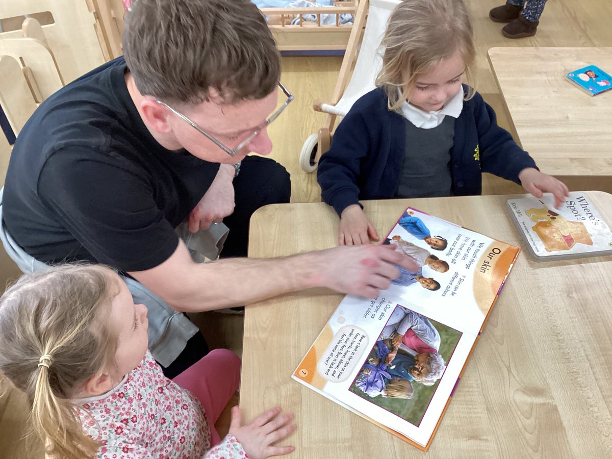 CamblesSchool's tweet photo. It was lovely to see so many parents today for Team Pandas reading cafe. #CamblesforthReading https://t.co/XgC2pqVtLs