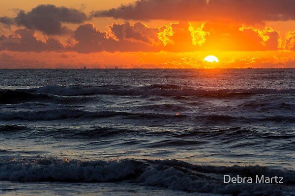 DebraMartz's tweet image. Dramatic Sunrise on the Gulf by @DebraMartz 
#RBandMe #RedbubbleShop #FindYourThing
#GetItHere : redbubble.com/shop/ap/178939…

#sunrise #earlymorning #GulfOfAmerica #GulfOfMexico #waves, #colorful #orange #photography #PhotographyIsArt #BuyIntoArt #giftideas #WallArt #HomeDecor