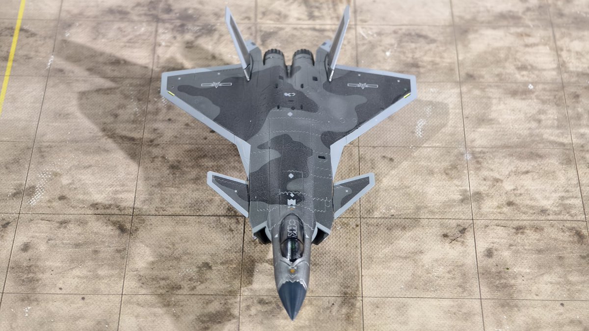 LukeW1203's tweet photo. 1/144 j20威龙战斗机
弹头出品，成品非常好看！！ https://t.co/53nLhmmvL9