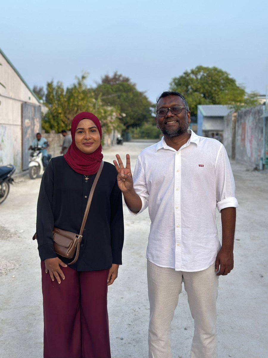 charly_thuthu's tweet photo. ލ. ގަން ކައުންސިލް އާއި  އ.ތ.މ ކޮމިޓީއަށް ވާދަކުރައްވާ އެމްޑީޕީގެ ކެންޑިޑޭޓުންނަށް ވޯޓު ދެއްވާ ⚖️☑️

#HeyvallaThayyaru #VoteMDP https://t.co/KDMWyaPjvu