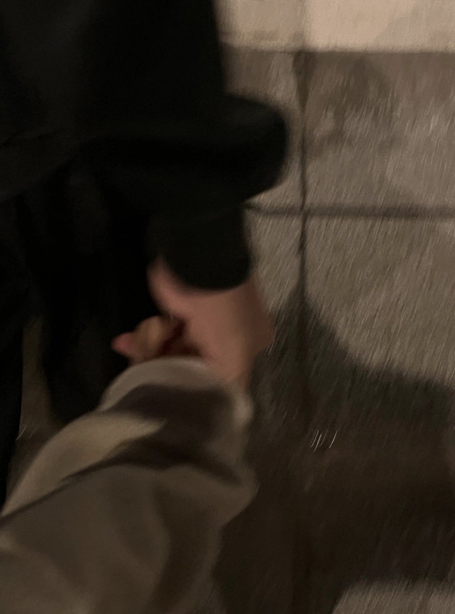 哎好烦不想讲 tweet media