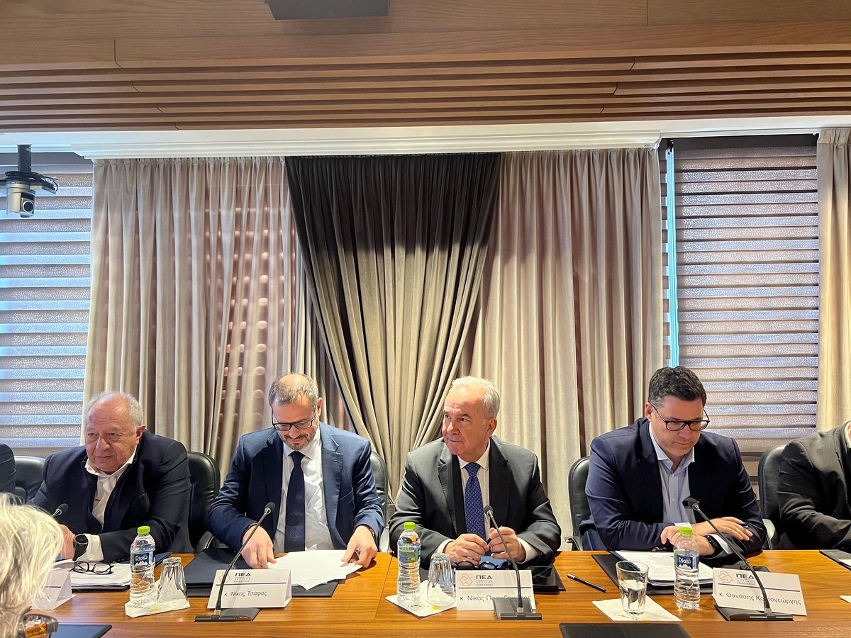 Νίκος Παπαθανάσης tweet media