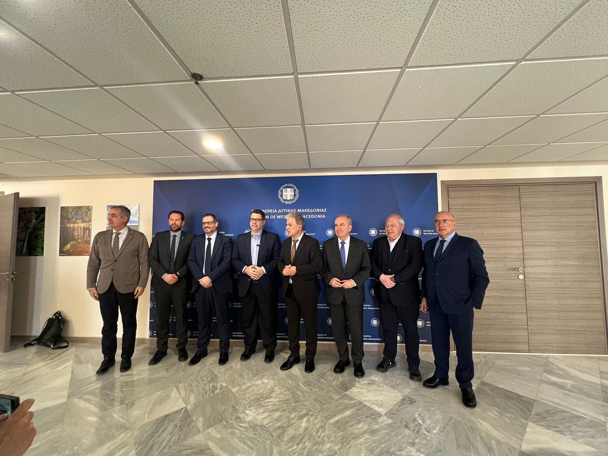 Νίκος Παπαθανάσης tweet media