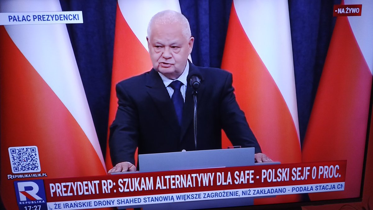 tusk dostał gonga