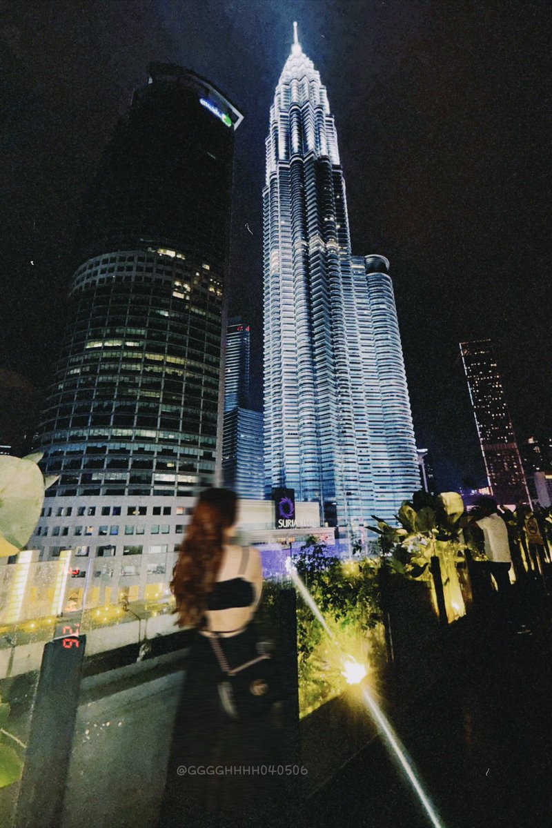 GGGGHHHH040506's tweet photo. 今天是小姐姐的生日就送个花. https://t.co/HDitice0Fp