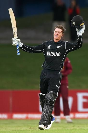 #finallen 
Century in 33 balls!!!!
Newzealand into the final.
#T20WorldCup