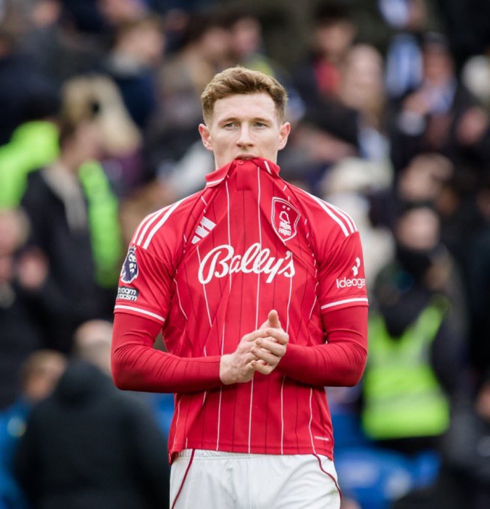 GoNuelx's tweet photo. Can someone please tell Elliot Anderson this isn’t the game to prove why we should sign him? 😭😭 https://t.co/5nr0NOoMTZ