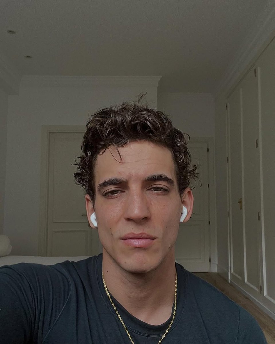 ᴏ ʟᴇɴɪᴇ☆ tweet media