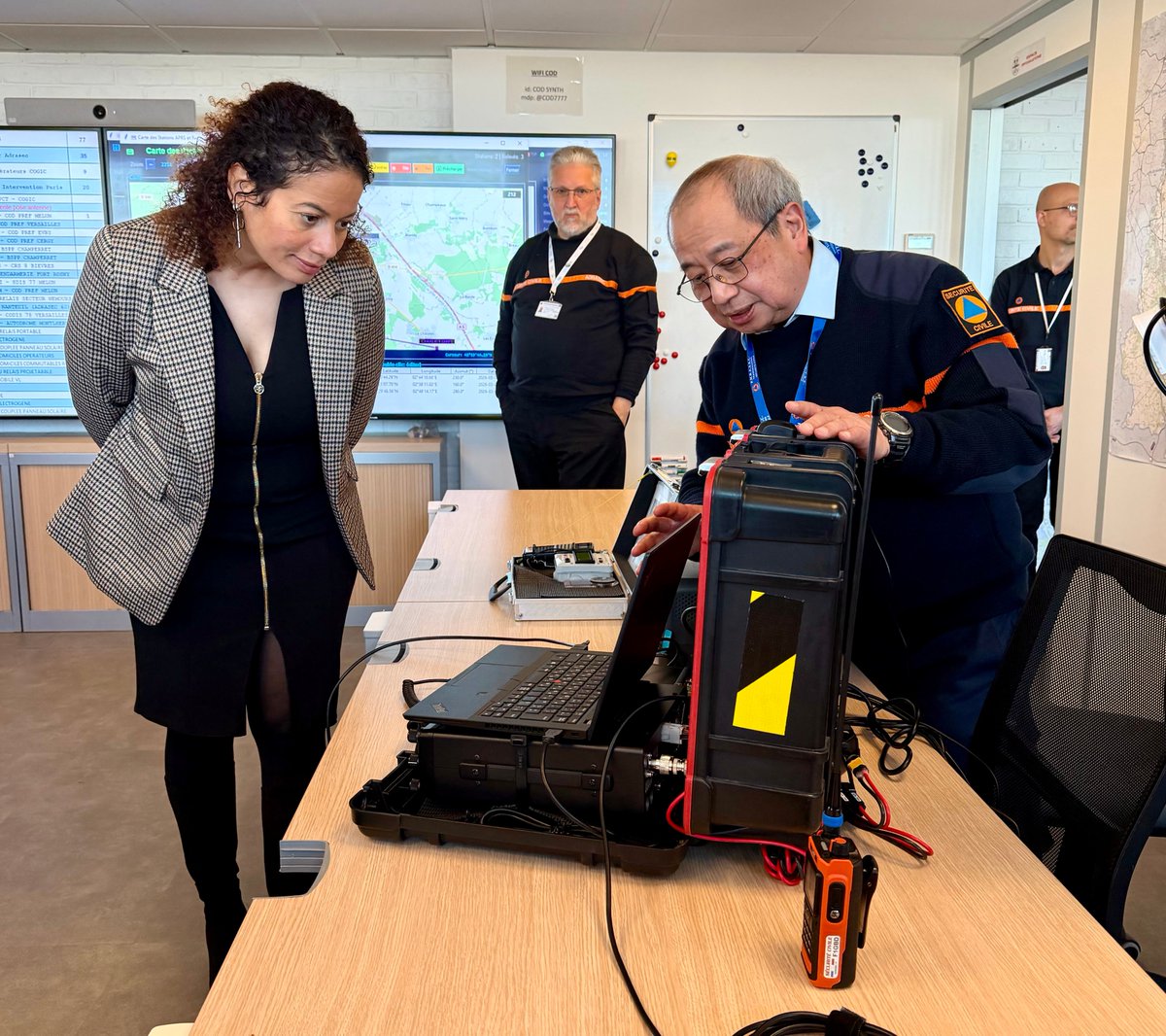 Prefet77's tweet image. #ADRASEC 📻 l Le @prefet77 a salué l’engagement de l’ADRASEC-77 : des radioamateurs bénévoles prêts à assurer les communications de crise. Membre de la FNRASEC, un pilier du dispositif ORSEC.
