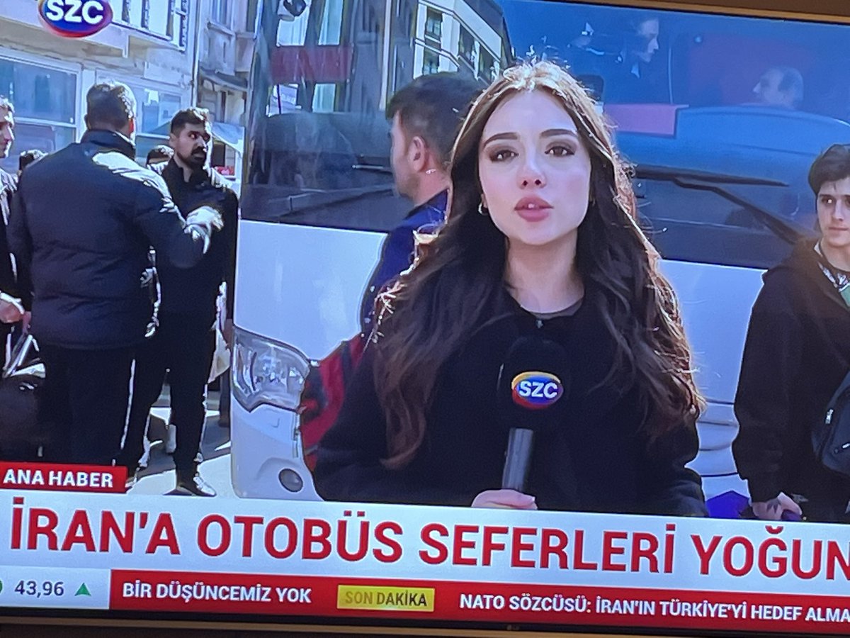 Savaş var diye Türkiye’deki İran’lılar ülkelerine akın ediyor. 
Suriyeliler tam tersini yapmıştı.