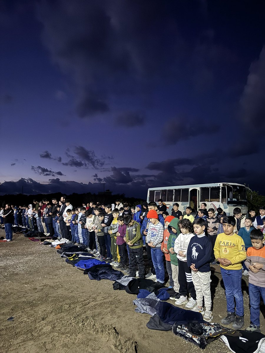 🕊️ 2026 Ramazan Muştusu

6 gün boyunca Suriye’nin farklı şehirlerinde kardeşlerimizle aynı sofrada buluştuk. 

Bu hayra ortak olan, duasını eksik etmeyen herkese teşekkür ederiz.