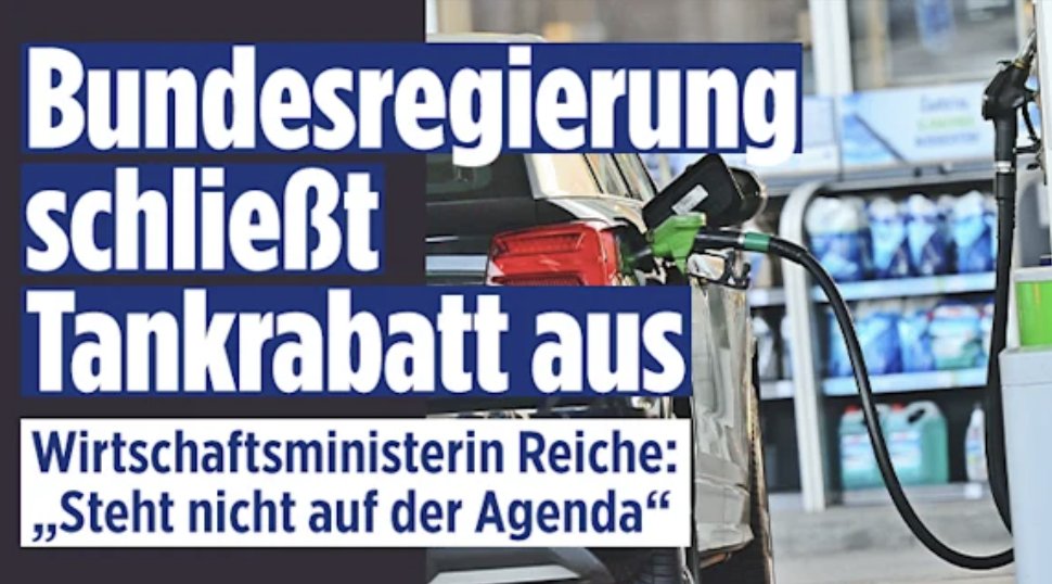 Und was ist mit der CO2 Steuer? Frage für meinen Nachbarn.
Die Preise an der Zapfsäule schießen durch die Decke, vielerorts kostet der Liter Benzin oder Diesel schon mehr als zwei Euro – doch die Bundesregierung tritt auf die Bremse. Und zwar bei Hilfen für Autofahrer!
