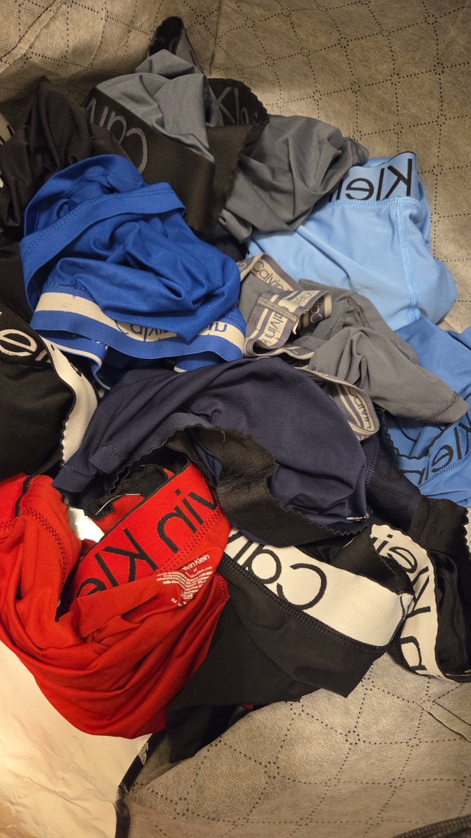 jadam80215's tweet photo. Would you buy some used underwear? #underwear #used #smelling #Phoenix https://t.co/cDY2LaYdTx