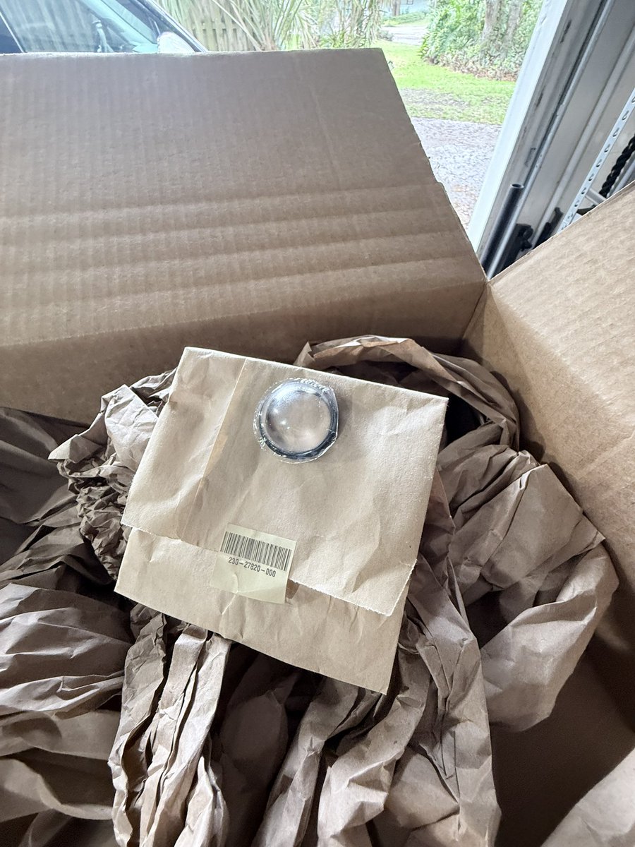 melk2345's tweet photo. The definition of waste; @GoPro you guys were supposed to send me 2 lens protectors for my camera and only 1 was sent, the tiniest item in the biggest box? Why? #waste #gopro @GoPro https://t.co/GqY97d2Hq9