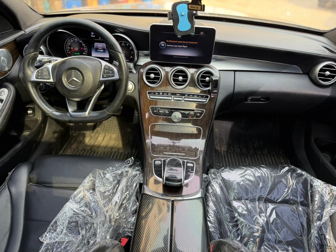 TheCARSULTAN's tweet image. MINT FOREIGN USED 2015 MERCEDES BENZ C400 WITH KEYLESS, PANORAMIC ROOF, BUCKET FRONT SEATS, REAR AC VENT, STEERING CONTROLS, LED HEADLAMPS, BLUETOOTH AUDIO PLAYER, GENUINE DUTY📜…N24.5m
#Mercedes #c400 #benz #carsultan