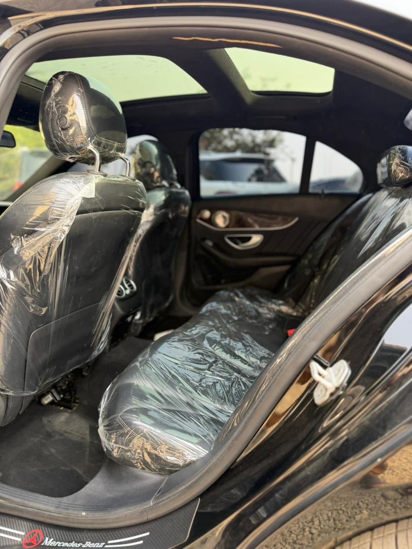 TheCARSULTAN's tweet image. MINT FOREIGN USED 2015 MERCEDES BENZ C400 WITH KEYLESS, PANORAMIC ROOF, BUCKET FRONT SEATS, REAR AC VENT, STEERING CONTROLS, LED HEADLAMPS, BLUETOOTH AUDIO PLAYER, GENUINE DUTY📜…N24.5m
#Mercedes #c400 #benz #carsultan
