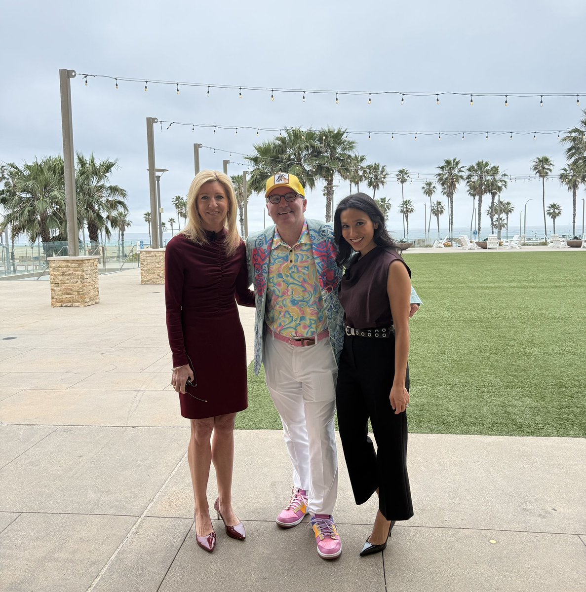 Dan Ives tweet media