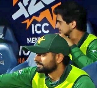 Babar Saim ko Finn Allen ki Innings koi dikha de Aise khelte hn T20 🧐
#NZvsSA #SAvsNZ #T20WorldCup2026