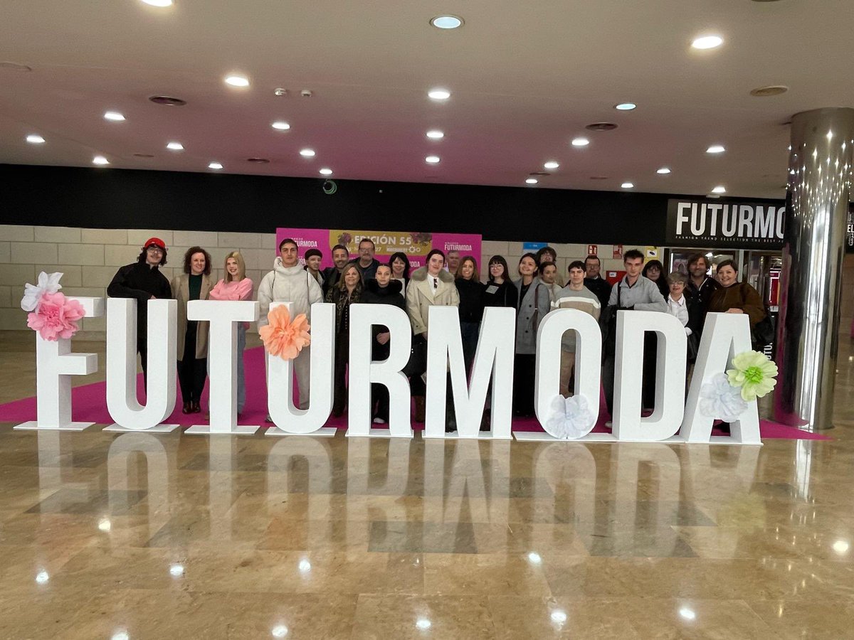 Hoy toda la familia profesional de calzado y moda hemos estado visitando futurmoda, la feria de calzado y complementos del sector, 🪡👠 #ieslatorretaelda #calzadoymoda #ciclosformativos #fp