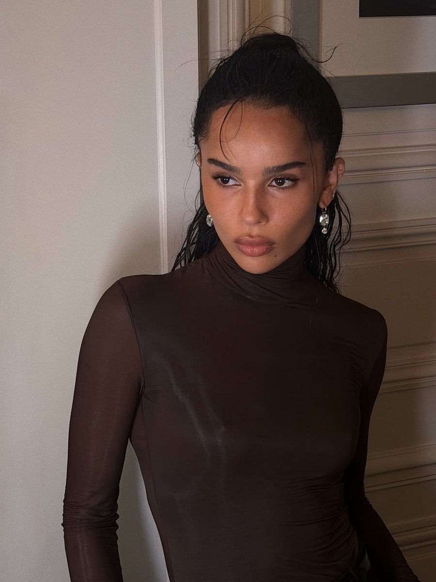 zoekravitzfiles's tweet photo. zoë kravitz by nina park https://t.co/QaGtLNCNpa