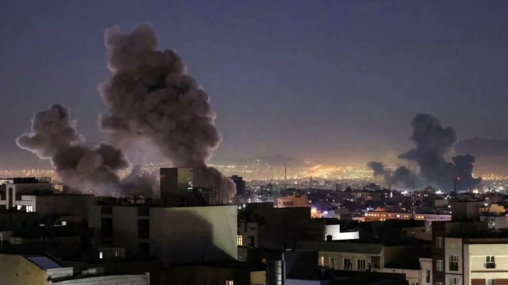🎙️🎥 EEUU e Israel tuvieron un “error de cálculo” sobre Irán porque pensaron que el primer ataque era “suficiente para provocar un cambio en el régimen”, dice <a href="/SergioCastanoRi/">Sergio Castaño Riaño</a>, analista internacional.

enperspectiva.uy/en-perspectiva…
