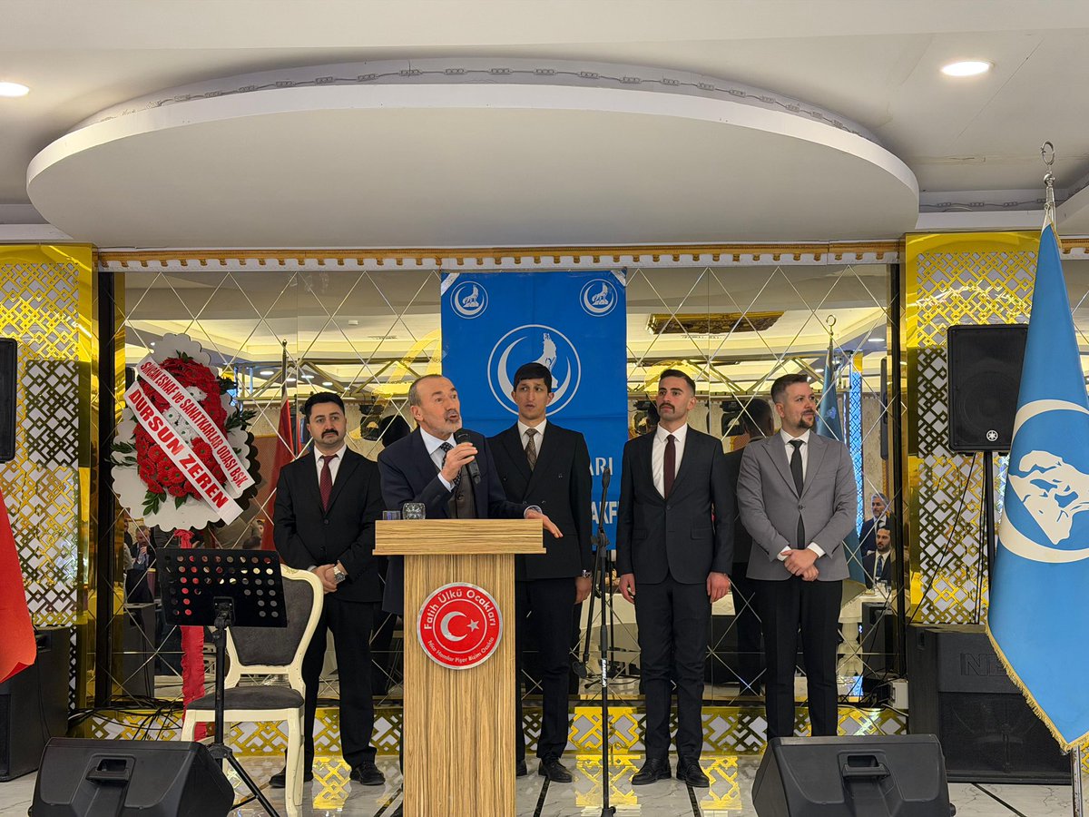 yasaryldrmMHP's tweet photo. Aşık Sefai’nin “Nice hamlar pişer bizim ocakta” diyerek tarif ettiği ocağımızın iftarındayız.  Sincan, Fatih ve Yenikent Ülkü Ocakları’nın birlikte düzenlediği programda davamızın emektarlarından genç kardeşlerimize kadar “son nefesine kadar umut saçan” Ülküdaşlarımızla birlikte orucumuzu açtık, lokmamızı bölüştük. 
Sofrasını bizimle paylaşan kıymetli Ocaklı kardeşlerimize teşekkür ederim. 
Rabbim ibadetlerimizi kabul, birliğimiz daim eylesin.