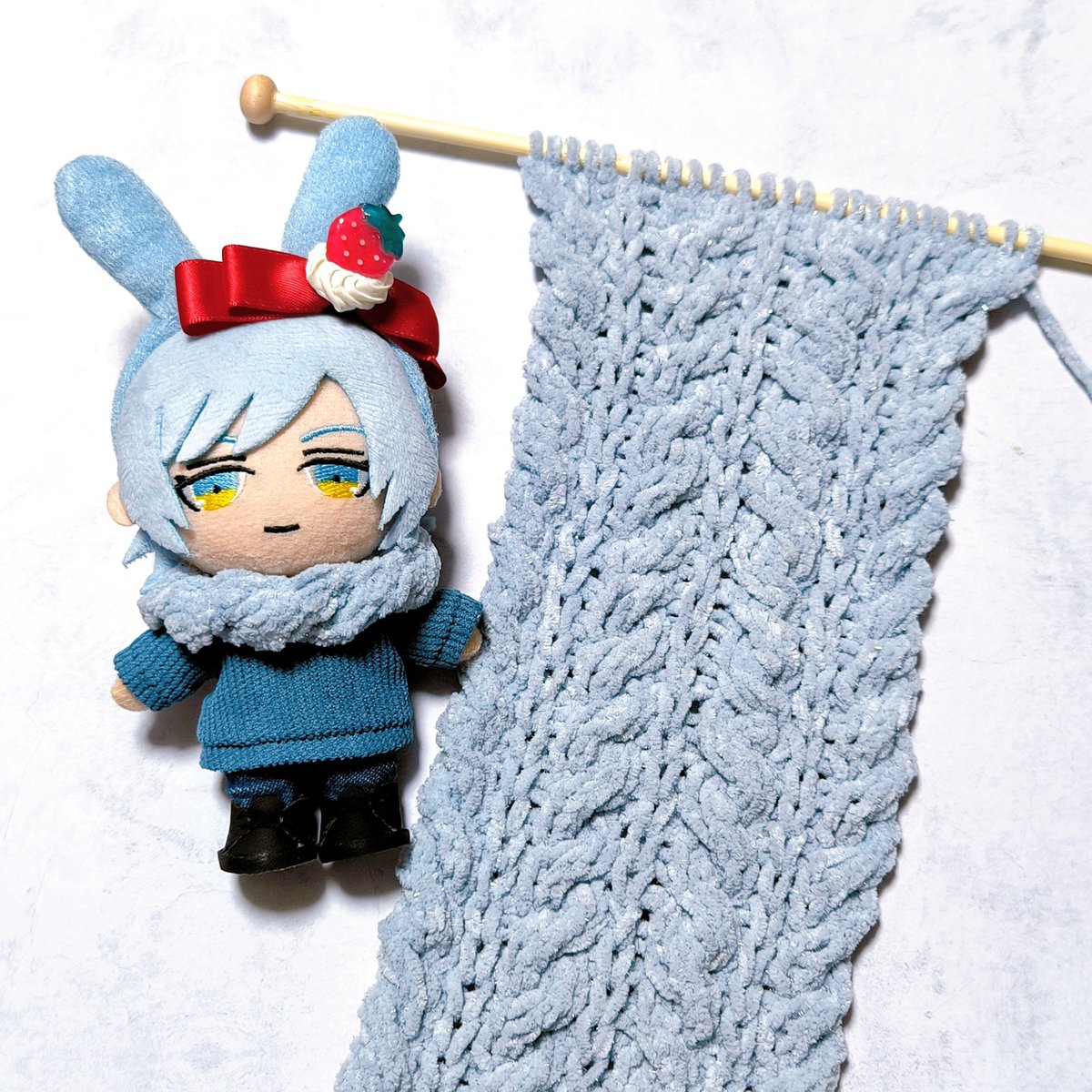 初めての棒針編み
アラン模様がホイップクリームみたいでかわいー🍰

ケーブル編みの練習で晶ちゃんのマフラーも作った✨️