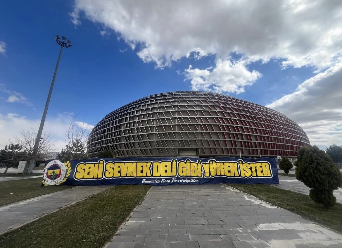 SENİ SEVMEK DELİ GİBİ YÜREK İSTER!

📍Kalyon Stadyumu