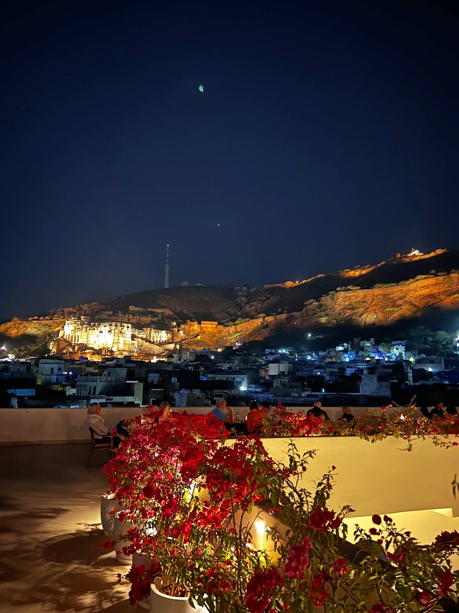 Aaraynsh tweet media