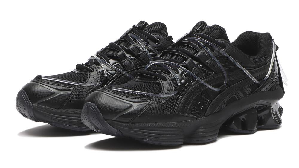 fullress's tweet photo. 【国内 2026年 3/19 発売】
ASICS × YOASOBI GEL-KINETIC FLUENT Y (アシックス ヨアソビ) [1203A837.001/1203A837.020]
https://t.co/tXb75r3UQ8

・日本の音楽アーティスト、YOASOBIとのコラボレーションモデル。
自身の音楽制作プロセスから着想を得た現代的な要素を引用して作り上げたGEL-KINETIC FLUENT Y。