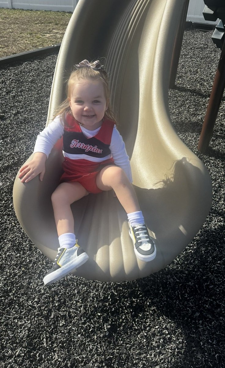 surah___'s tweet photo. Happy #GivingDayUMD from my little Maryland gal!!! Blair asked me to ask all of you to support the CMNS Dean’s Fund today :-) https://t.co/Nv99cbu9eg