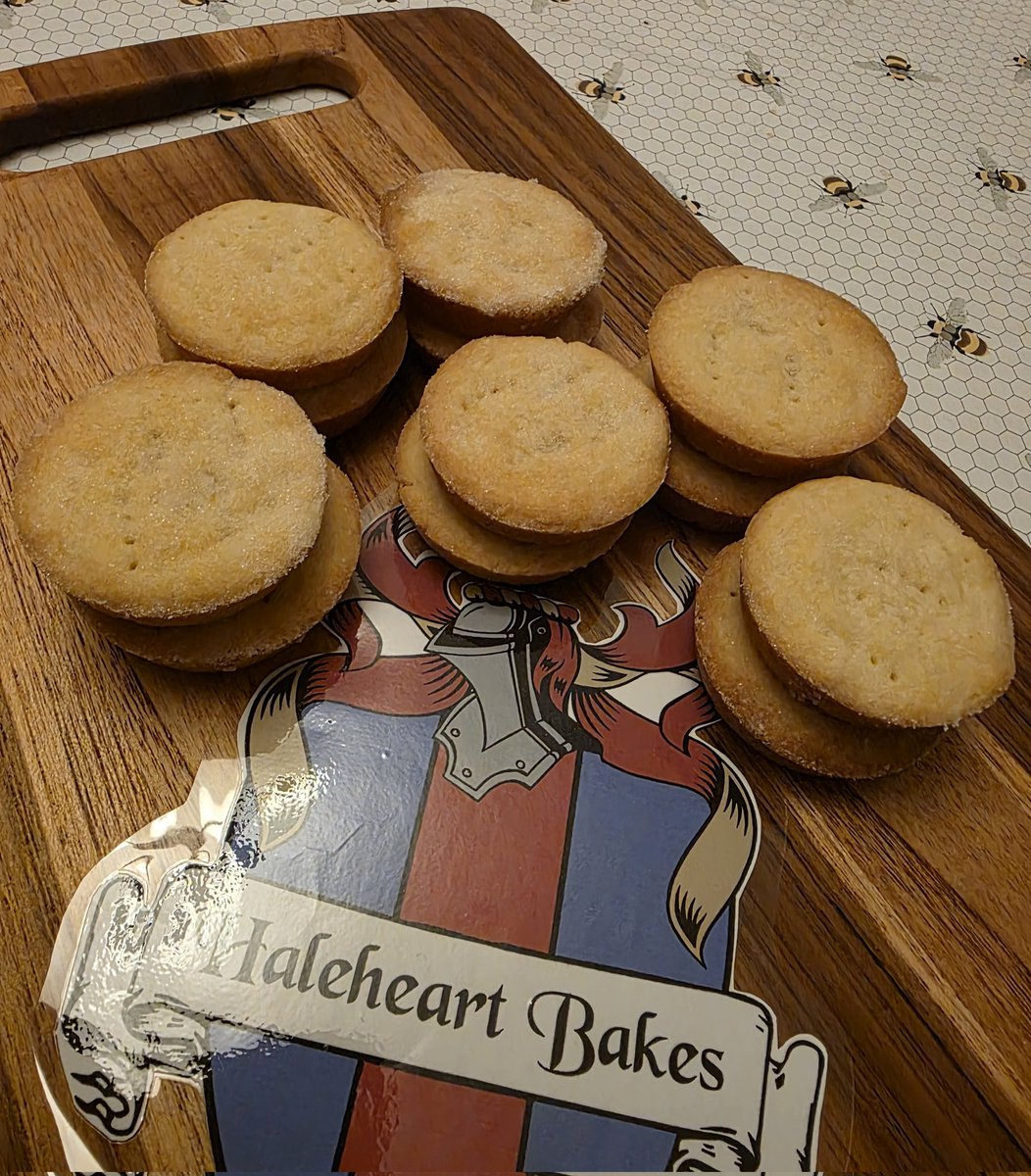 HaleheartBakes's tweet image. The classic shortbread, lightly crisp on the outside and velvety tender within.
All bakes are freshly homemade and sent via Tracked 24 post so you can get stuck into your treats with minimal waiting.
Find us on etsy
haleheartbakes.etsy.com

#etsyshop #shortbread #baking #homemade