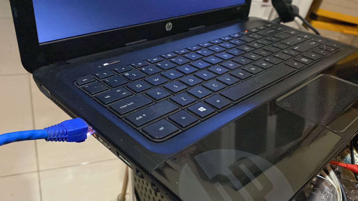 Jika ditanyai apa kenapa masih pakai Ethernet. Ya karena ini ! Nggak semua perangkat wifi-nya normal.

Ada yang anomali.
