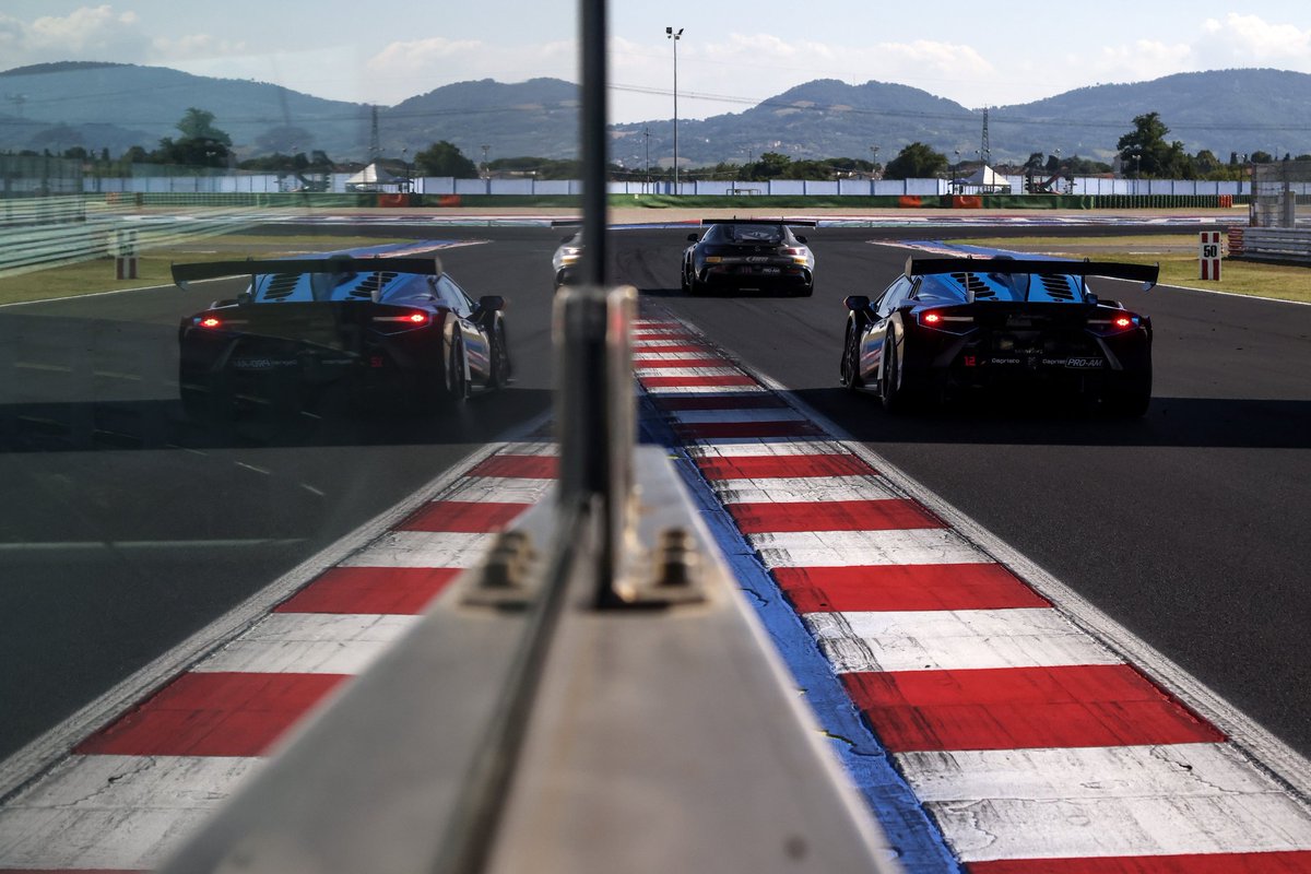 GT2 European Series powered by Pirelli tweet media