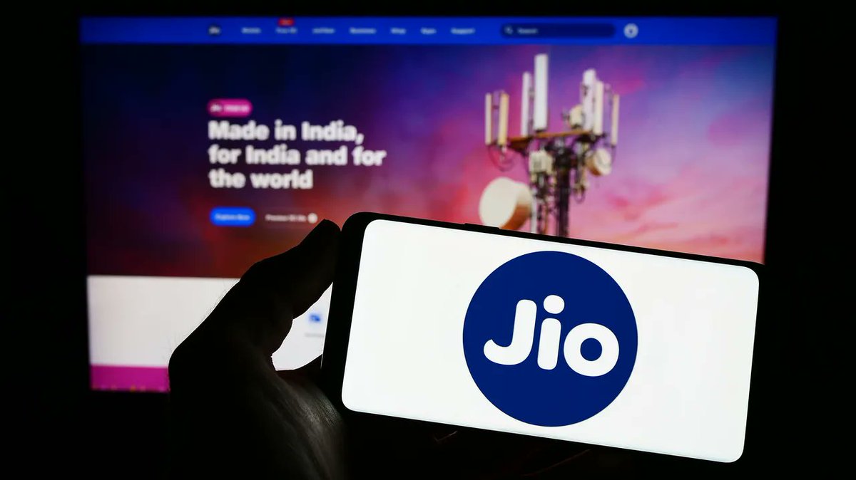 Light_Reading's tweet photo. Jio aims to become the world's largest AI token generator, arguing telecom economics are shifting from minutes and data to tokens in the emerging AI-driven digital economy.

Read more on Light Reading: https://t.co/1zuNpbxczS https://t.co/cGTObOAzWW