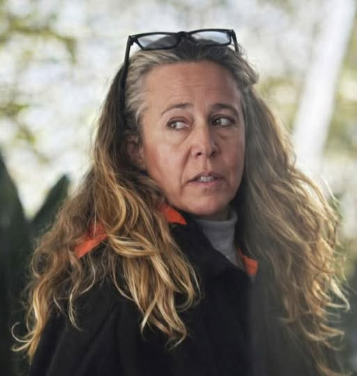 הקפלניסטית שניסתה לבצע את פיגוע הדריסה נגד כתבת ערוץ 14 אורנית פורן סויסה עוכבה היום לחקירה במשטרה.
באופן לא מפתיע ולמרות מסוכנותה, הקפלניסטית שוחחרה לביתה עם סיום החקירה.
מקווה שפינצ`רו לה את האופניים.