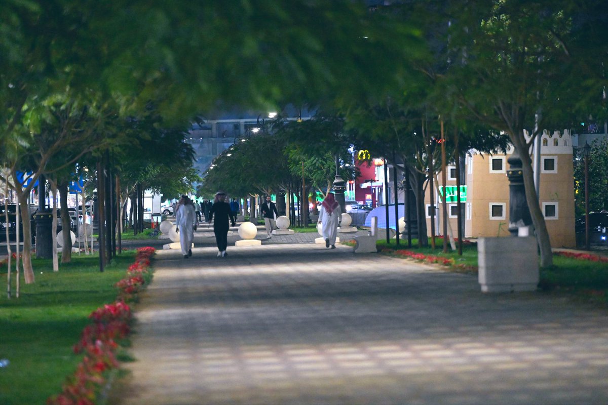 NajranMunicipal's tweet photo. حركة خفيفة 
بعد الإفطار…
تعزز النشاط وتدعم الصحة العامة.

#أمانة_منطقة_نجران
#موسم_رمضان https://t.co/KZRbgeXl6f