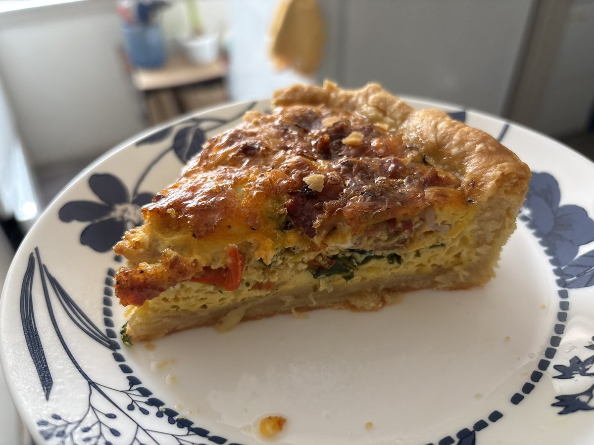 an_irregularity's tweet photo. Quiche for a potluck https://t.co/GGZgSgkGGR