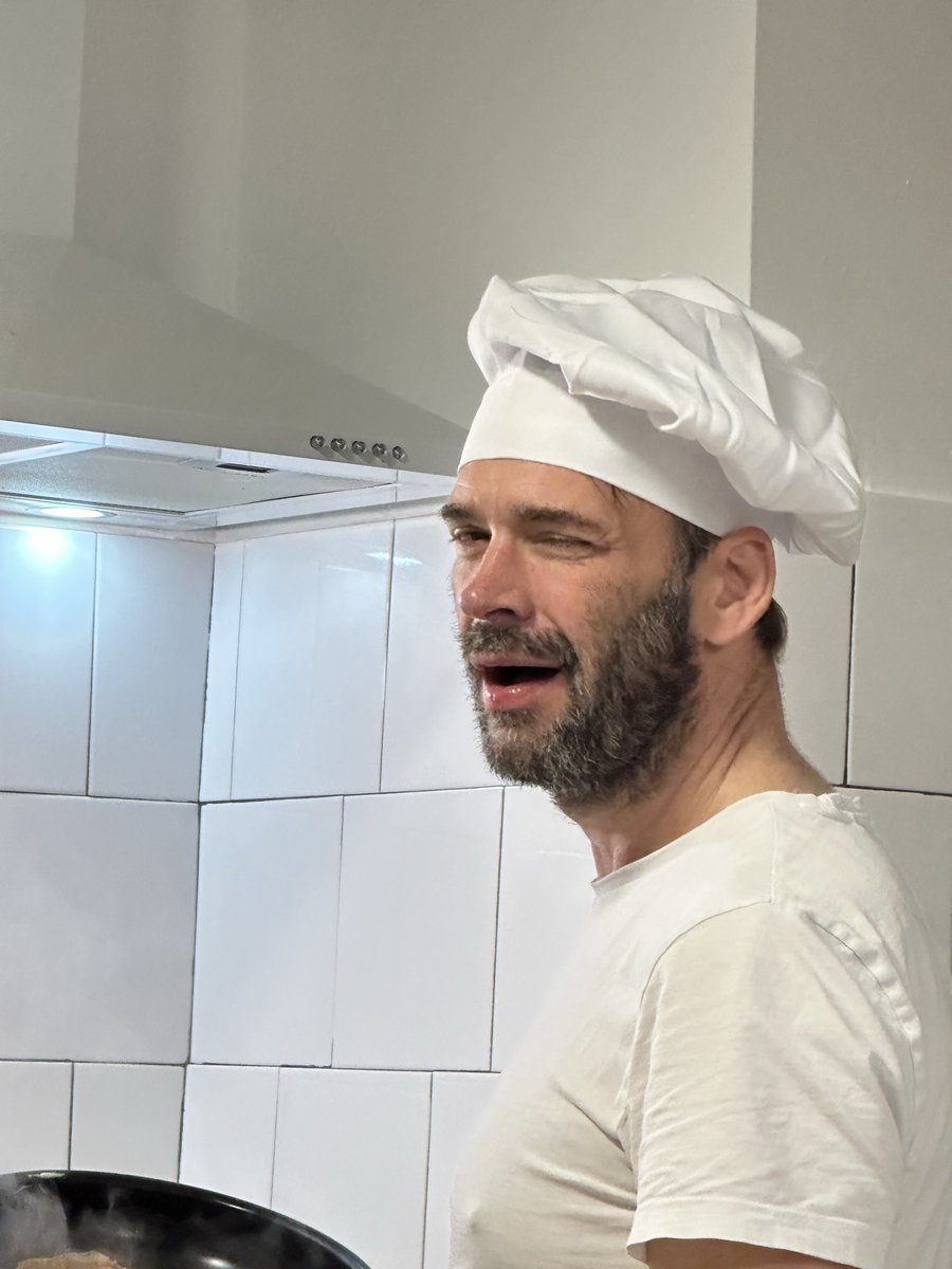 danielandfelipe's tweet photo. Just us fooling around while making content 🥗🥙 feelin a bit extra 😈

How’s everyone’s morning ya’ll

#gaycouple
#gayagegap
#gayinterracial https://t.co/mk7mM8R4sS
