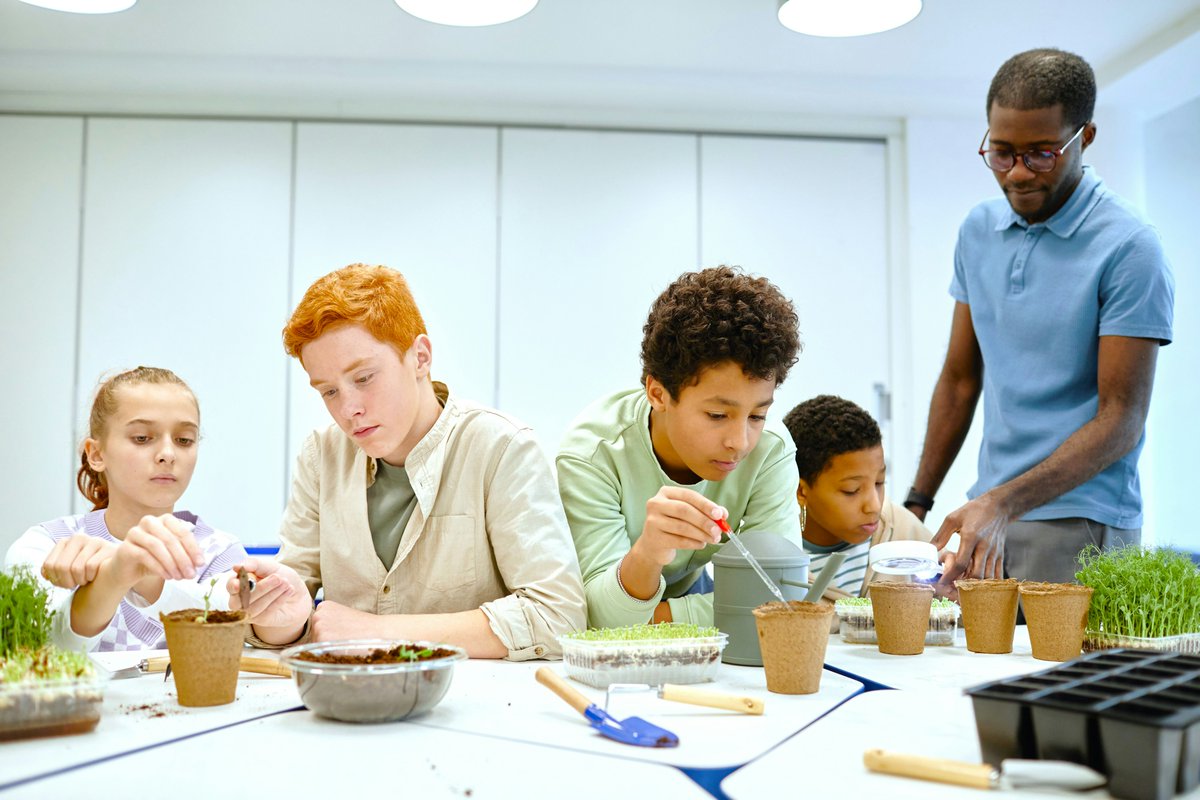 Join the Mingus Union High School District as an Exceptional Student Services Teacher and help students feel seen, supported, and successful.
They can’t wait to meet you! 🌟   #AEEB
arizonaeducationjobs.com/list/job/132723