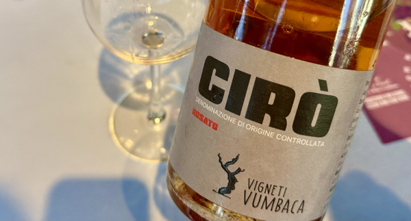 <a href="/grapelive/">Kerry Winslow</a> Wine of the Day: 2024 Vigneti Vumbaca, Cirò Rosato, Cirò DOC, Calabria, Italy. 94 Points "One of favorite discoveries at the recent Slow Wine tasting in San Francisco was this outstanding dry Rosé (Rosato) from Vigneti Vumbaca in the Cirò DOC!"
grapelive.com/grapelive-wine…