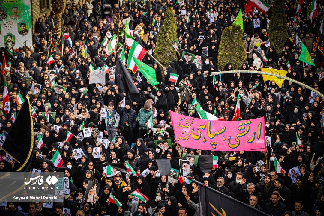 FarsNews_Agency's tweet photo. 📷 حماسه اردبیلی‌ها در سوگ رهبر شهید https://t.co/Bn5kZRPa8r